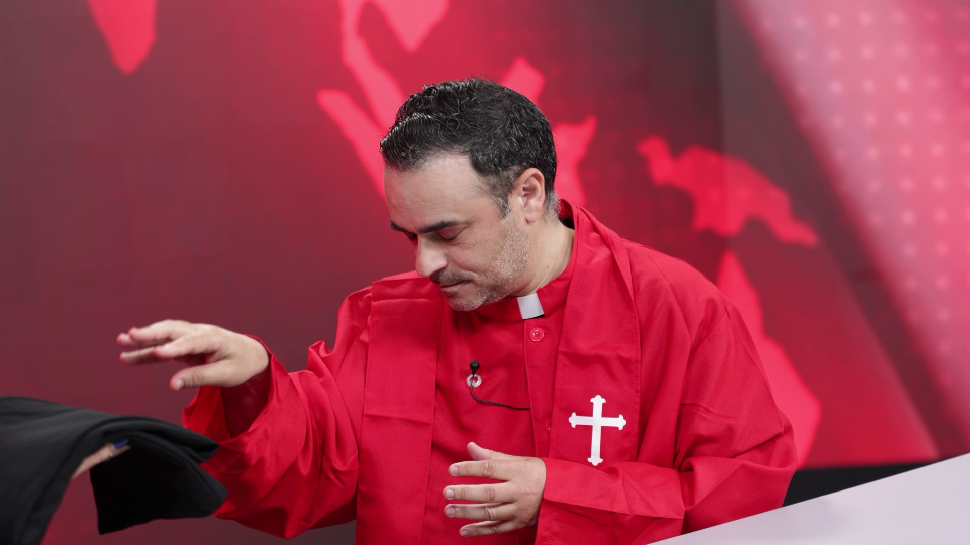 Pedro Tochas num fotograma oficial de Fora da Cruz