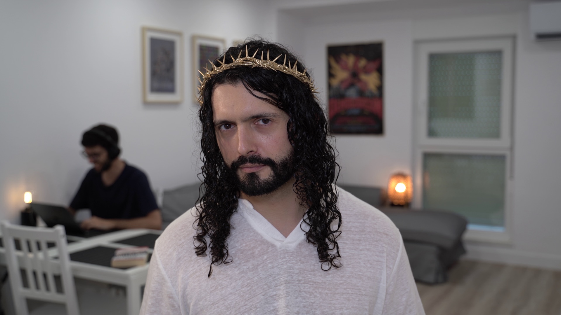 Ricardo Cardoso como Jesus num fotograma oficial de Fora da Cruz